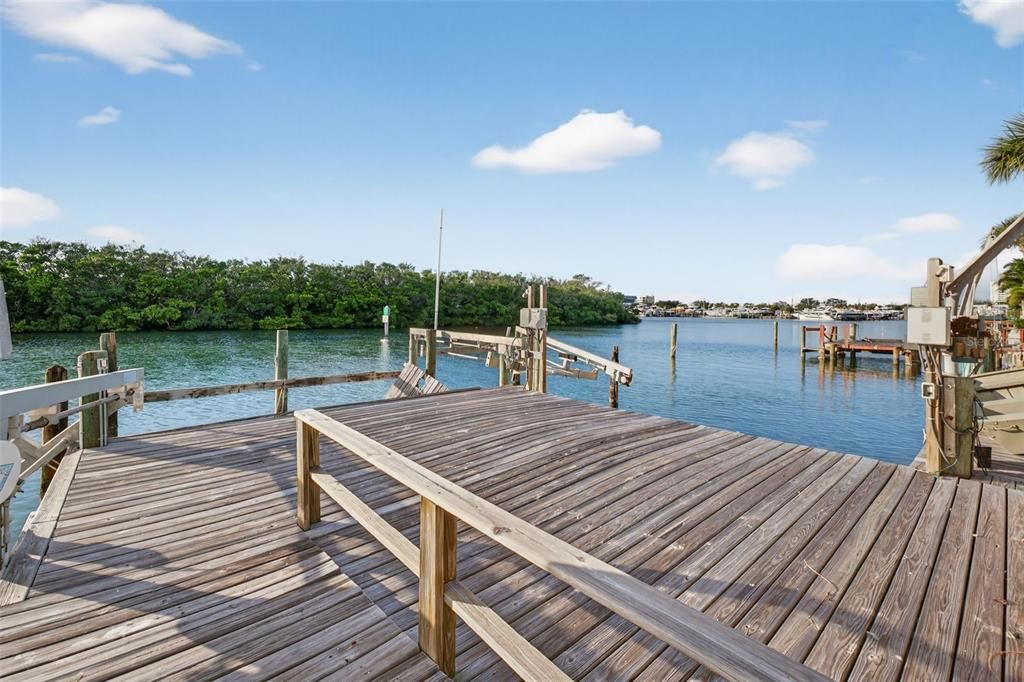 На продажу: $925,000 (2 спален, 2 ванн, 1653 Квадратных фут)