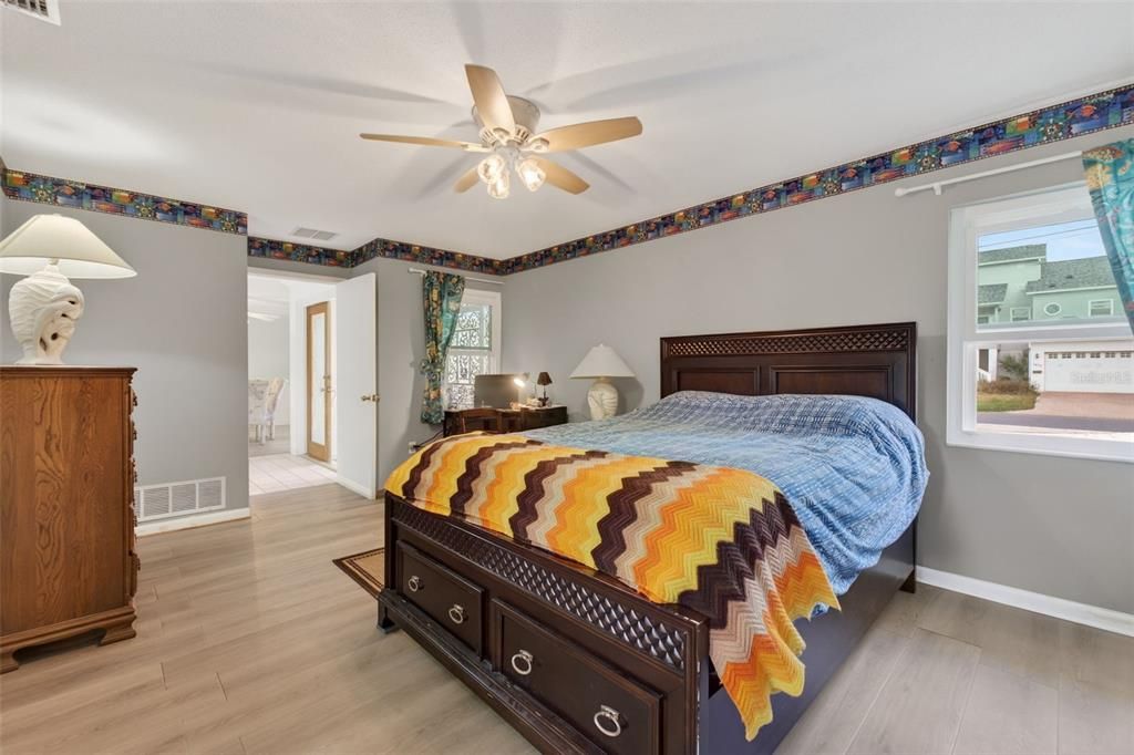 На продажу: $925,000 (2 спален, 2 ванн, 1653 Квадратных фут)