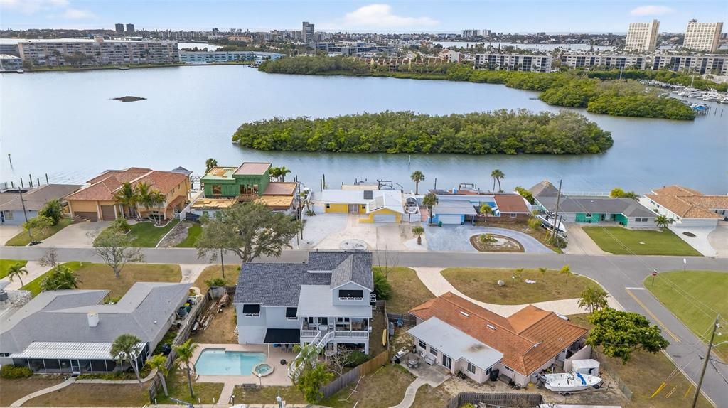 На продажу: $925,000 (2 спален, 2 ванн, 1653 Квадратных фут)