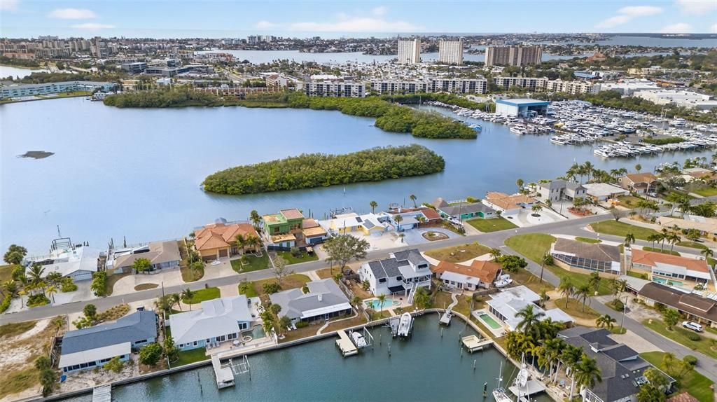 На продажу: $925,000 (2 спален, 2 ванн, 1653 Квадратных фут)