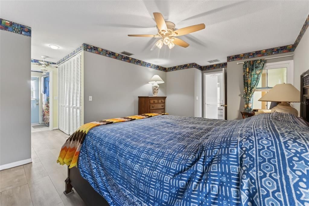 На продажу: $925,000 (2 спален, 2 ванн, 1653 Квадратных фут)