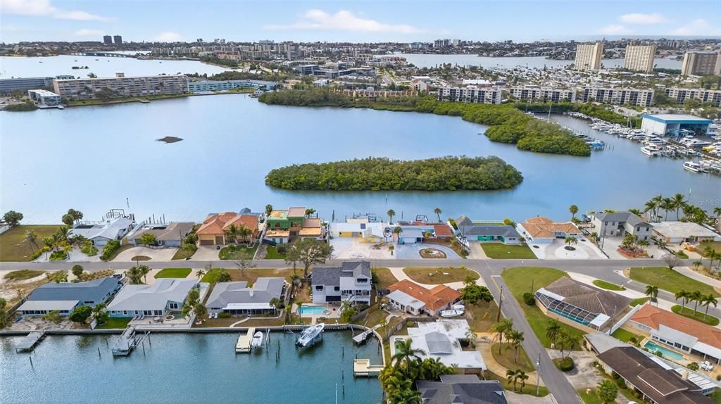 На продажу: $925,000 (2 спален, 2 ванн, 1653 Квадратных фут)