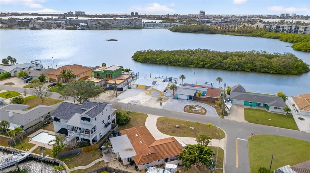 На продажу: $925,000 (2 спален, 2 ванн, 1653 Квадратных фут)