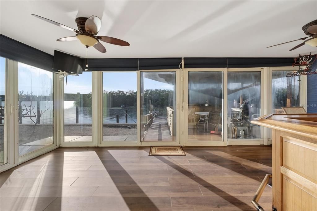 На продажу: $925,000 (2 спален, 2 ванн, 1653 Квадратных фут)