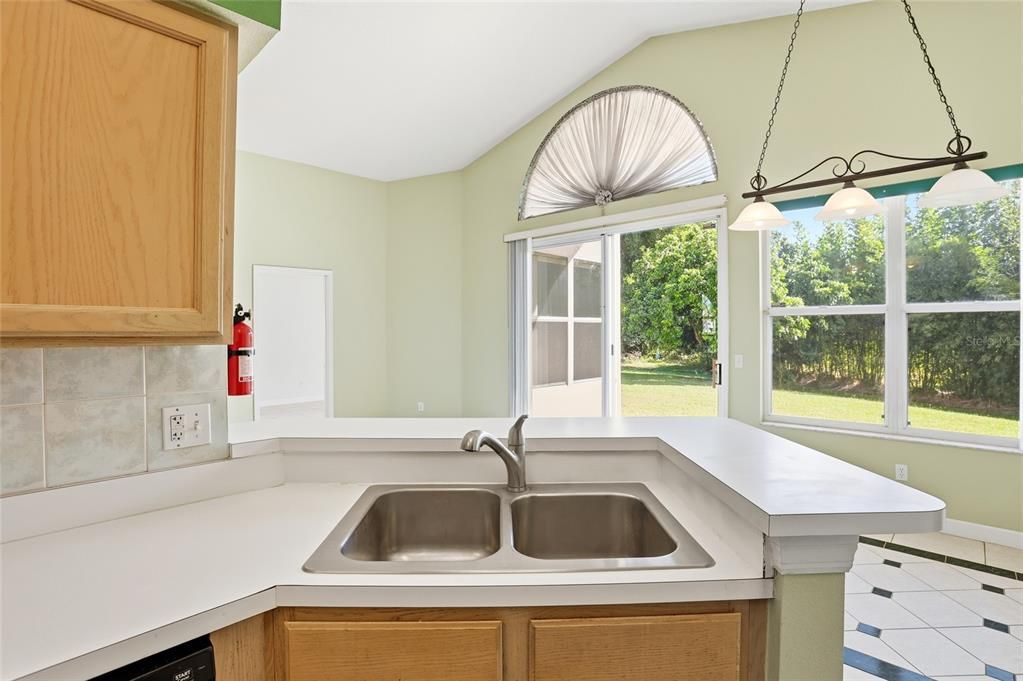 For Rent: $2,650 (3 beds, 2 baths, 2044 Square Feet)