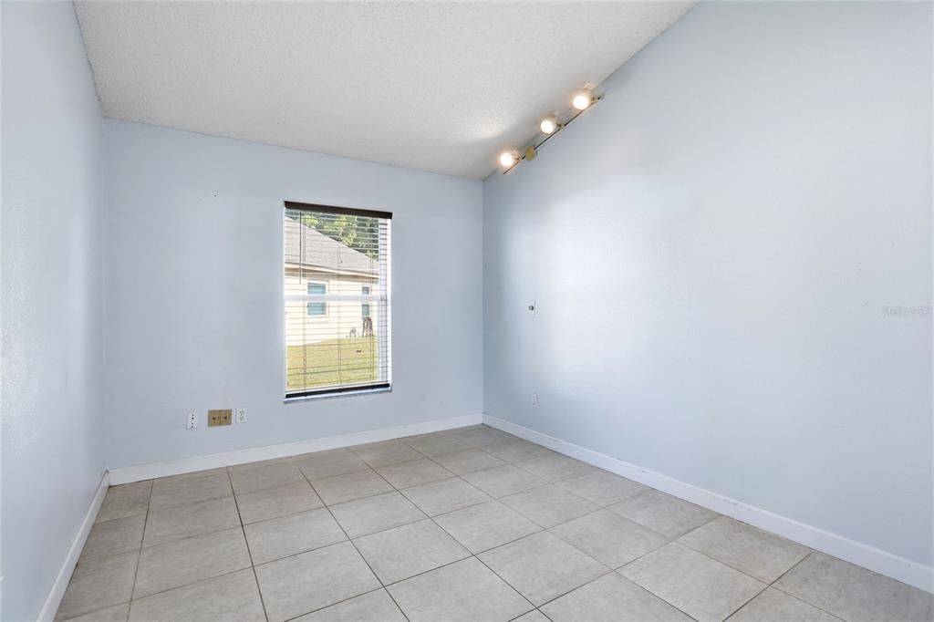 For Rent: $2,650 (3 beds, 2 baths, 2044 Square Feet)