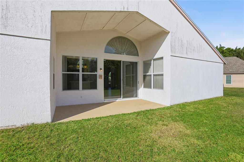 For Rent: $2,650 (3 beds, 2 baths, 2044 Square Feet)