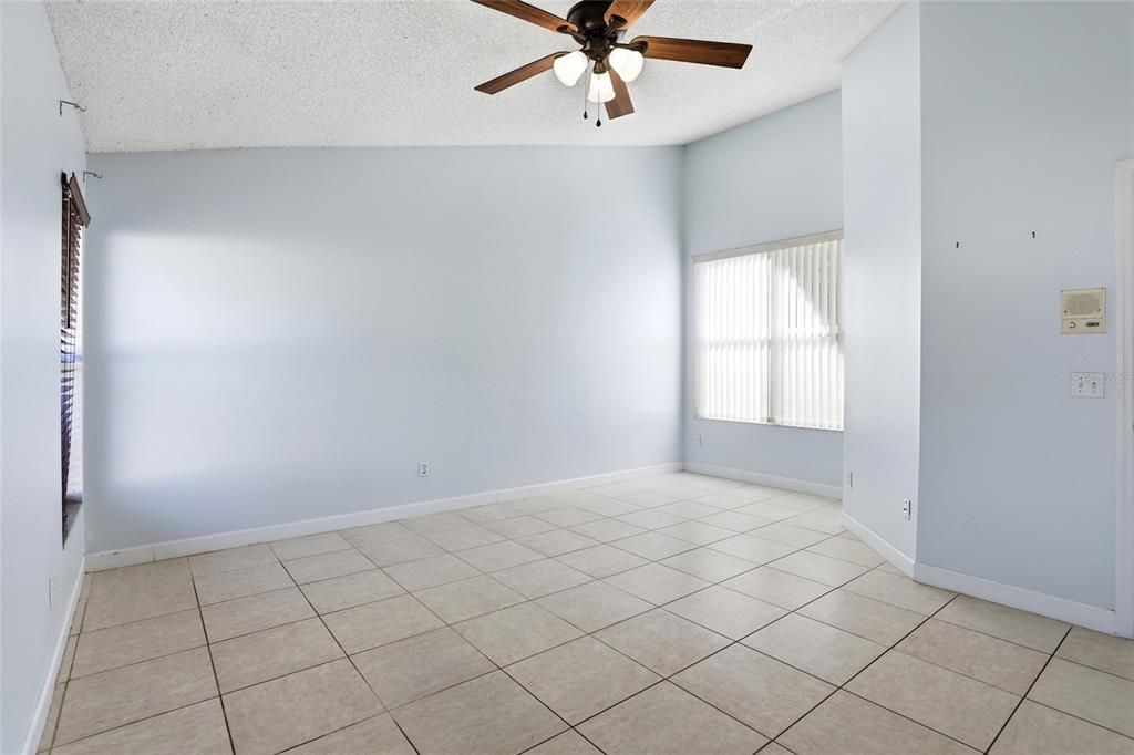 For Rent: $2,650 (3 beds, 2 baths, 2044 Square Feet)