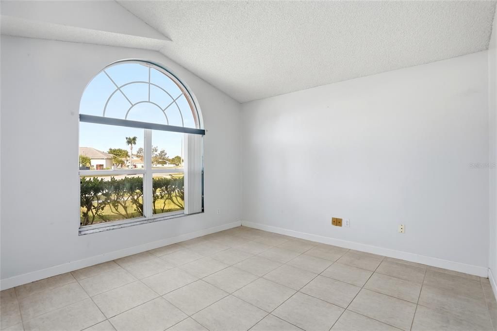 For Rent: $2,650 (3 beds, 2 baths, 2044 Square Feet)