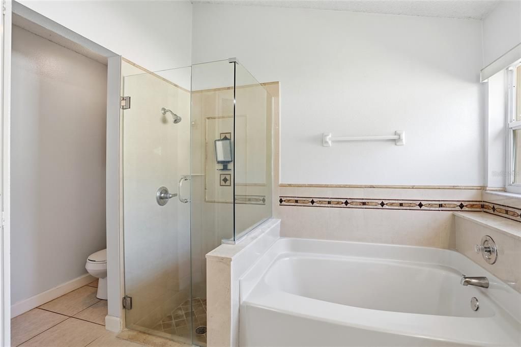 For Rent: $2,650 (3 beds, 2 baths, 2044 Square Feet)