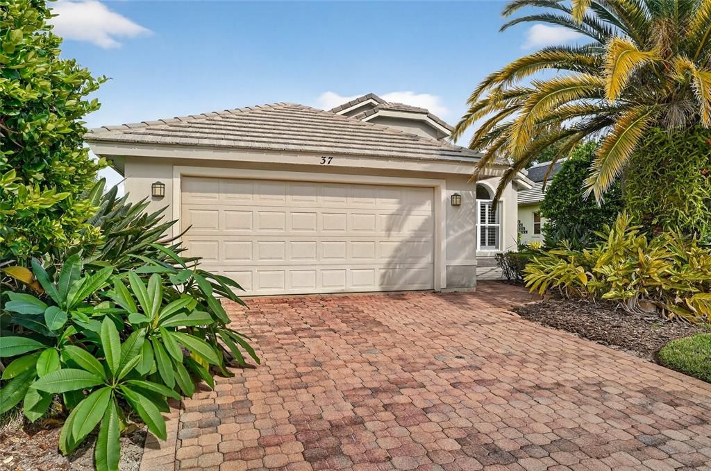 For Rent: $3,150 (3 beds, 2 baths, 1936 Square Feet)