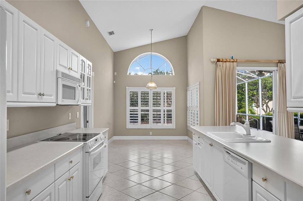 For Rent: $3,150 (3 beds, 2 baths, 1936 Square Feet)