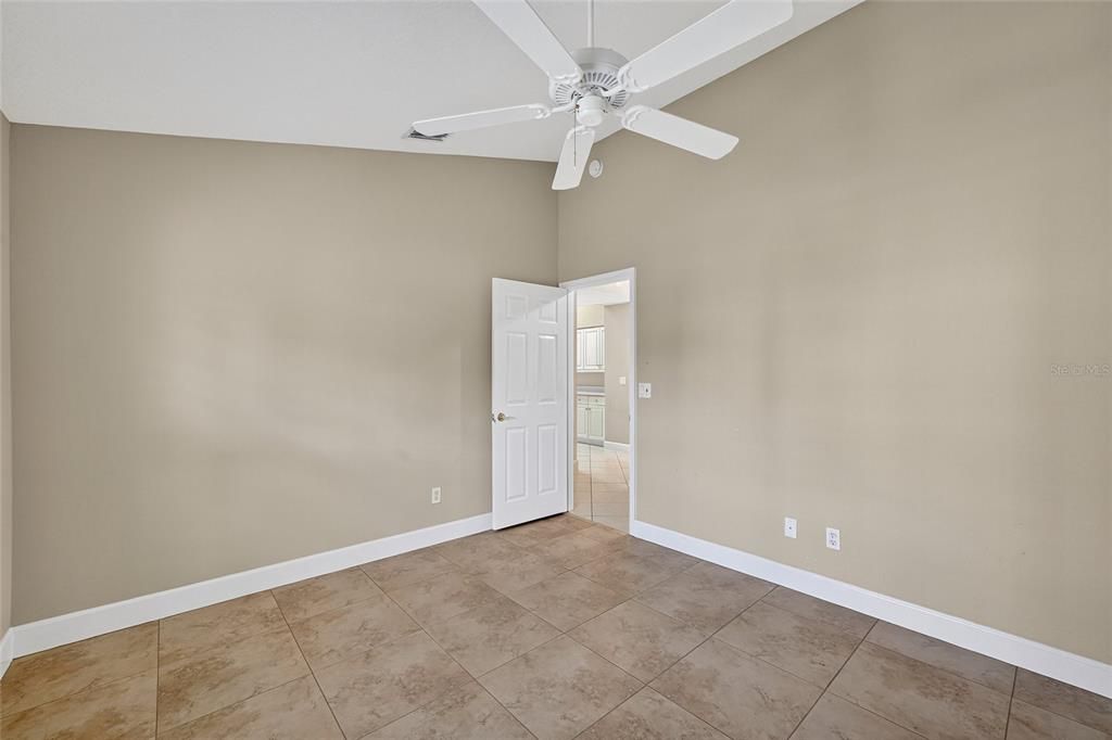 For Rent: $3,150 (3 beds, 2 baths, 1936 Square Feet)