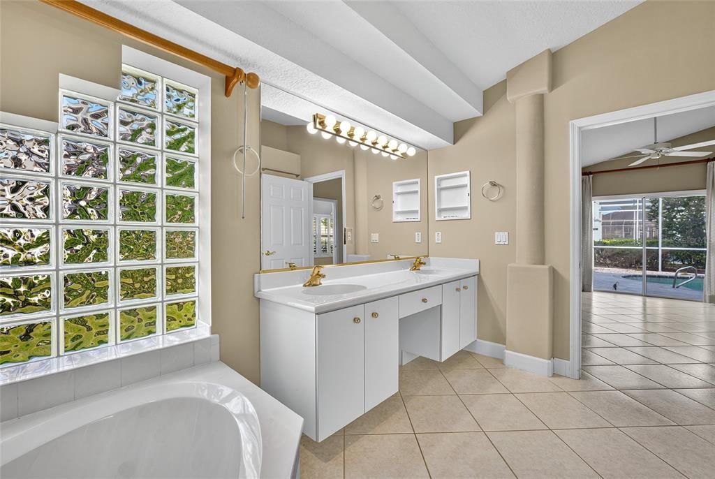 For Rent: $3,150 (3 beds, 2 baths, 1936 Square Feet)