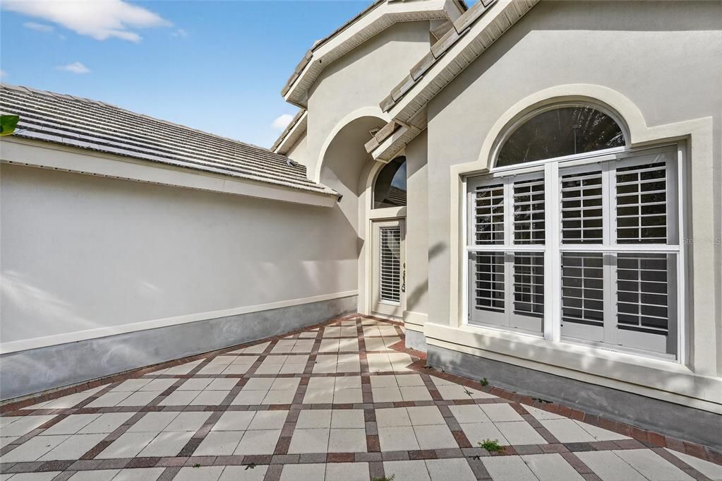 For Rent: $3,150 (3 beds, 2 baths, 1936 Square Feet)