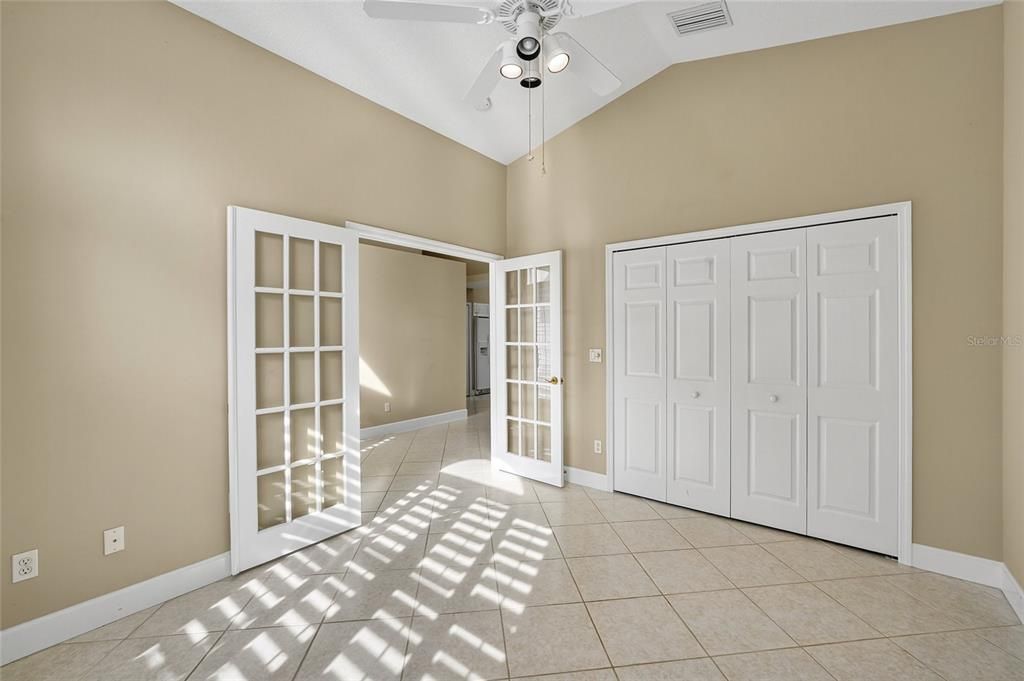 For Rent: $3,150 (3 beds, 2 baths, 1936 Square Feet)