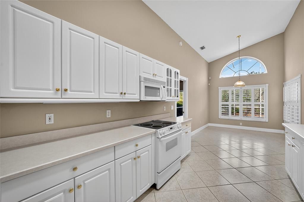 For Rent: $3,150 (3 beds, 2 baths, 1936 Square Feet)