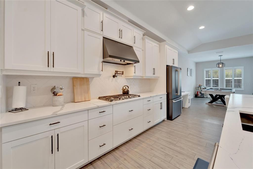 На продажу: $690,000 (4 спален, 3 ванн, 2732 Квадратных фут)