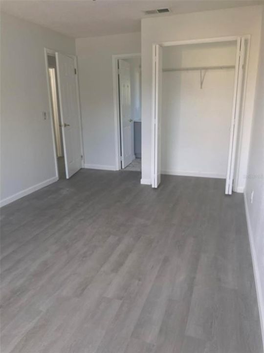 For Sale: $190,000 (2 beds, 2 baths, 905 Square Feet)