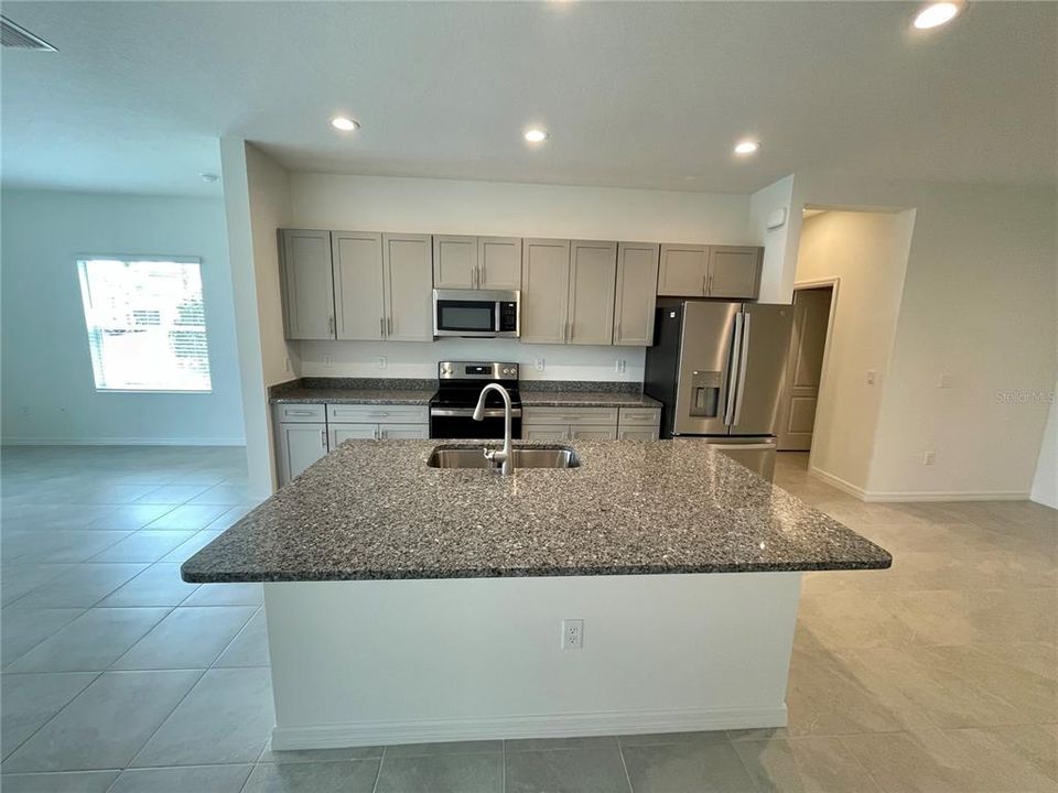 En Venta: $280,000 (3 camas, 2 baños, 1736 Pies cuadrados)