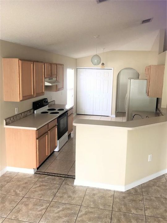 В аренду: $1,795 (3 спален, 2 ванн, 1461 Квадратных фут)