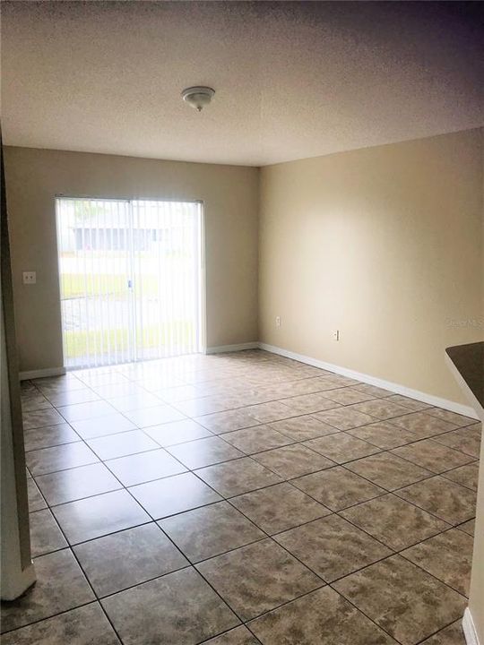 В аренду: $1,795 (3 спален, 2 ванн, 1461 Квадратных фут)