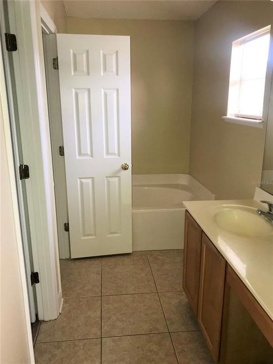 В аренду: $1,795 (3 спален, 2 ванн, 1461 Квадратных фут)