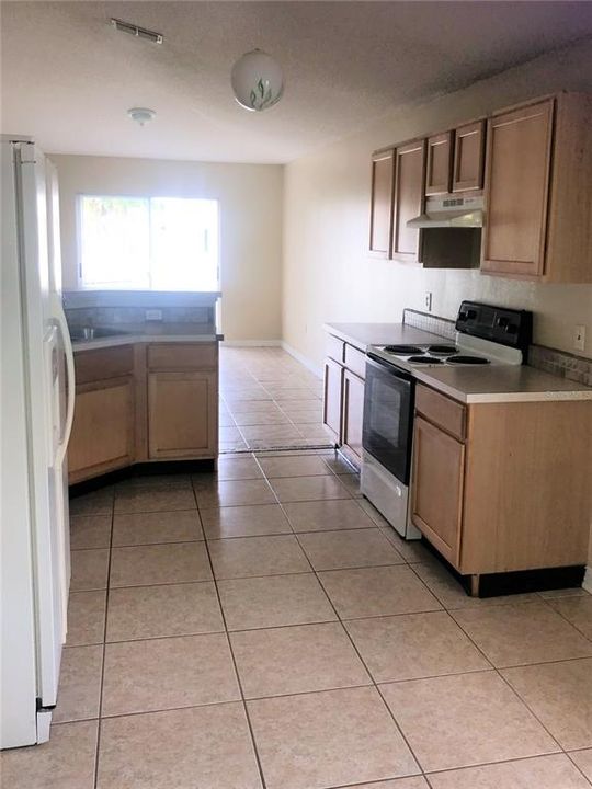 В аренду: $1,795 (3 спален, 2 ванн, 1461 Квадратных фут)