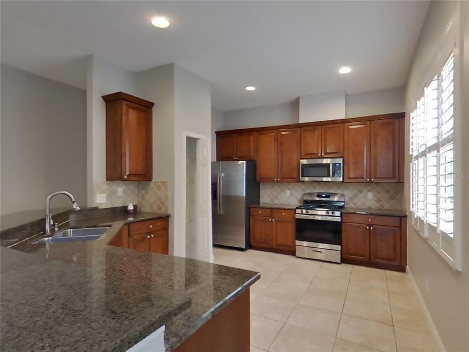 For Rent: $3,309 (4 beds, 3 baths, 2659 Square Feet)