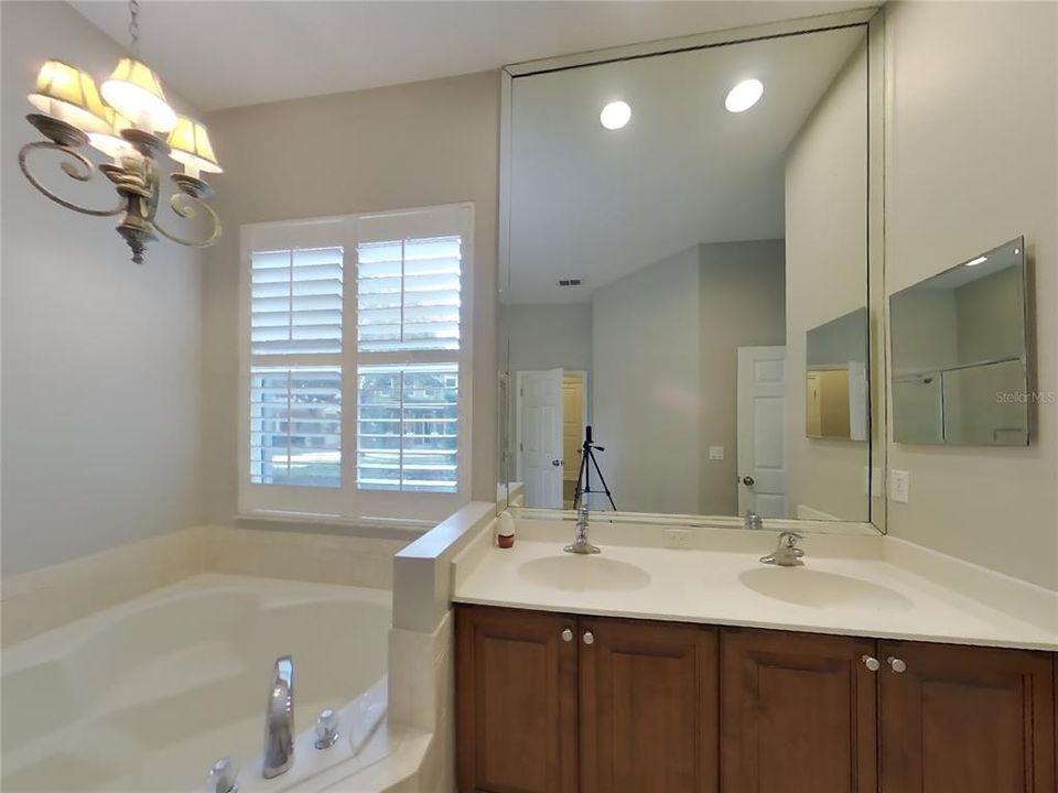 For Rent: $3,309 (4 beds, 3 baths, 2659 Square Feet)