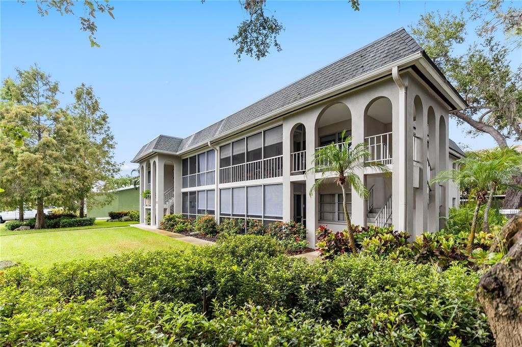 待售: $315,000 (2 贝兹, 2 浴室, 976 平方英尺)