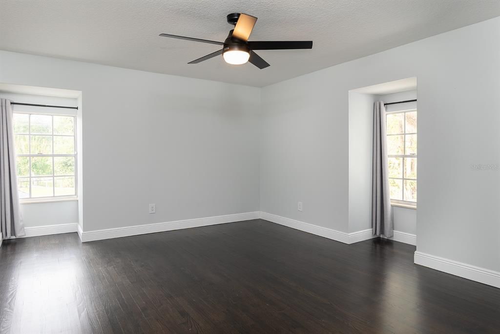 待售: $1,385,000 (5 贝兹, 4 浴室, 3776 平方英尺)