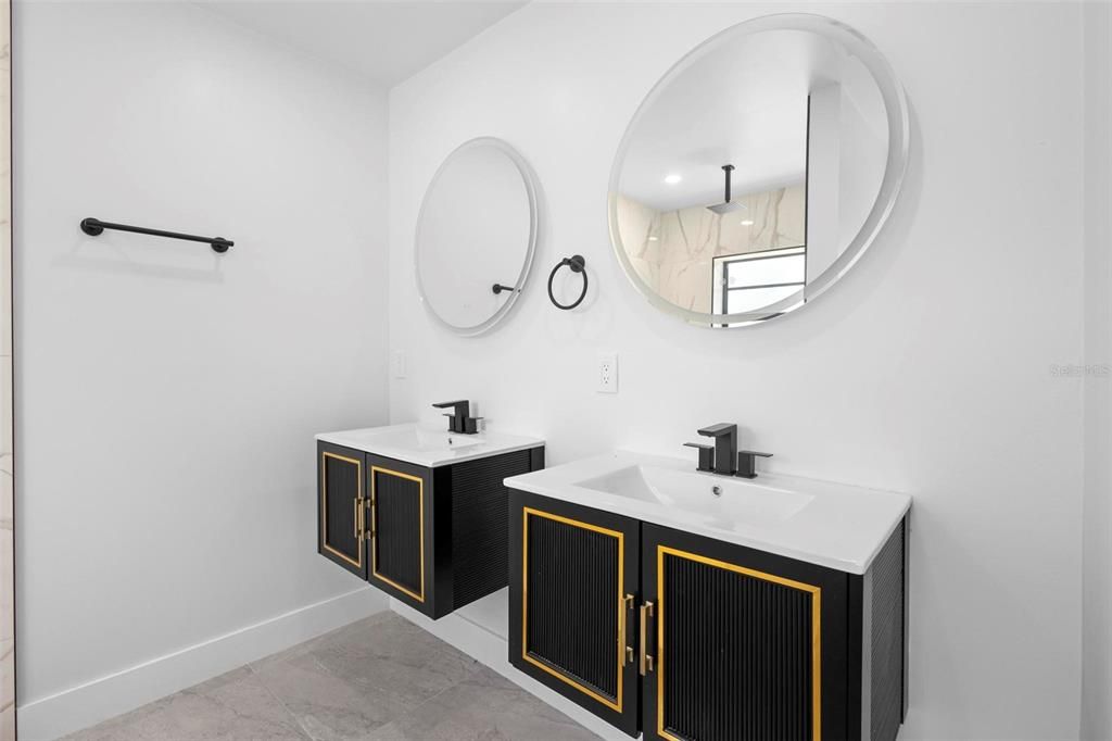 En Venta: $289,000 (3 camas, 2 baños, 1242 Pies cuadrados)