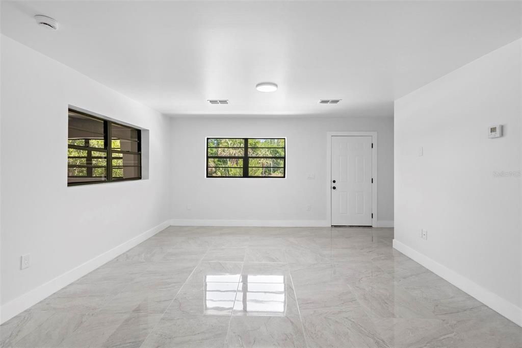 En Venta: $289,000 (3 camas, 2 baños, 1242 Pies cuadrados)