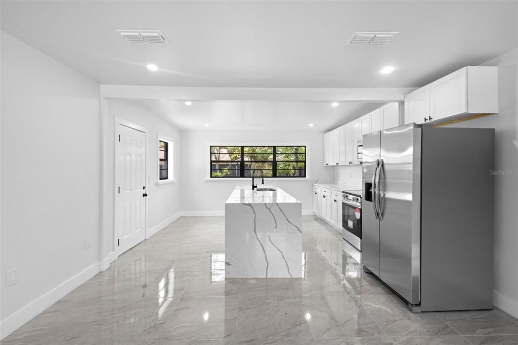 En Venta: $289,000 (3 camas, 2 baños, 1242 Pies cuadrados)