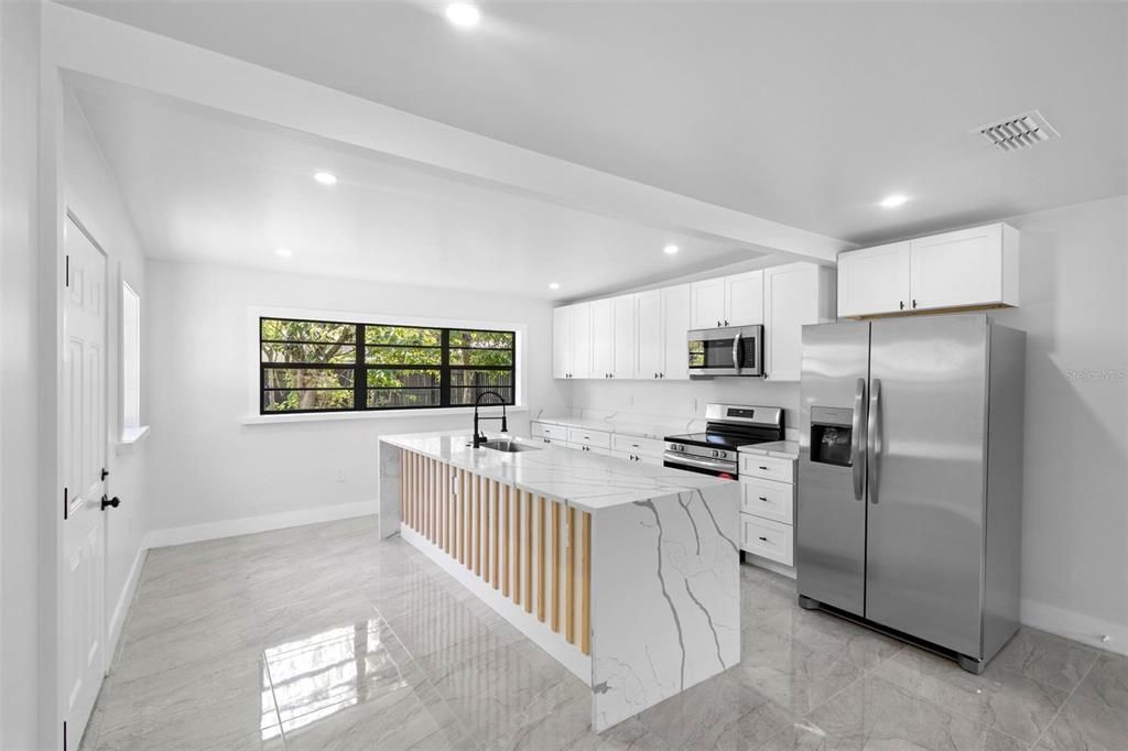 En Venta: $289,000 (3 camas, 2 baños, 1242 Pies cuadrados)