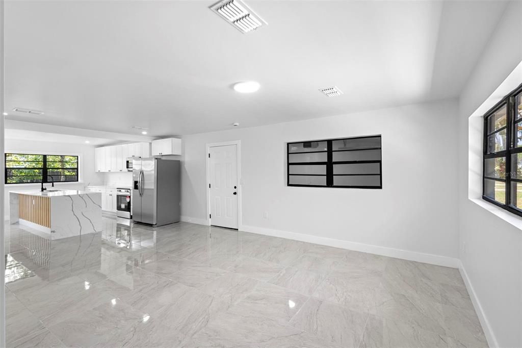 En Venta: $289,000 (3 camas, 2 baños, 1242 Pies cuadrados)