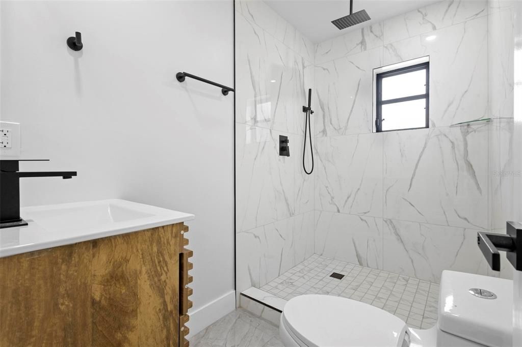 En Venta: $289,000 (3 camas, 2 baños, 1242 Pies cuadrados)