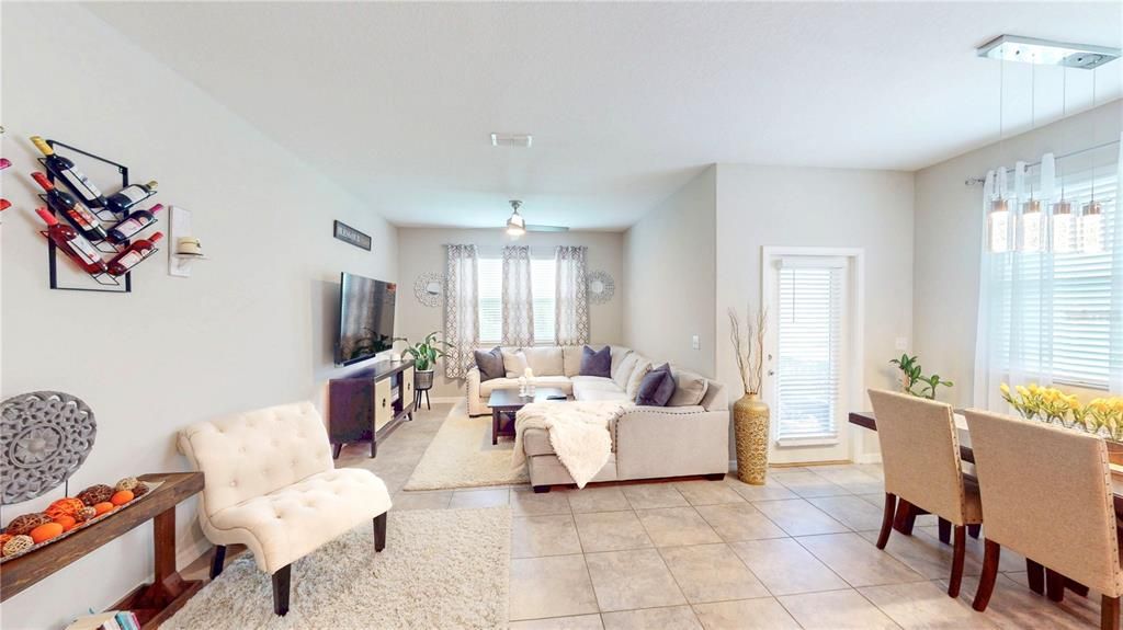 На продажу: $265,000 (3 спален, 2 ванн, 1824 Квадратных фут)