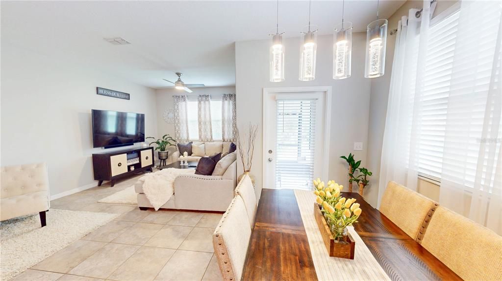 На продажу: $265,000 (3 спален, 2 ванн, 1824 Квадратных фут)