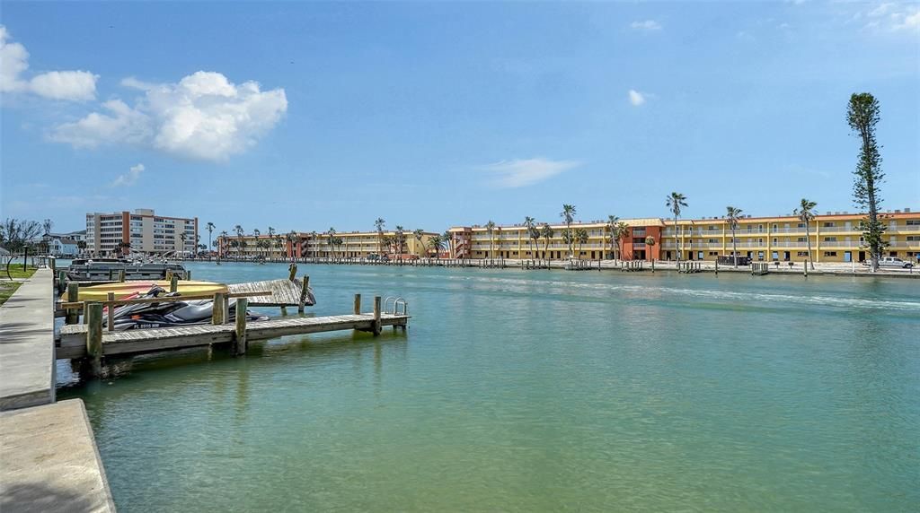 待售: $499,000 (2 贝兹, 2 浴室, 1124 平方英尺)