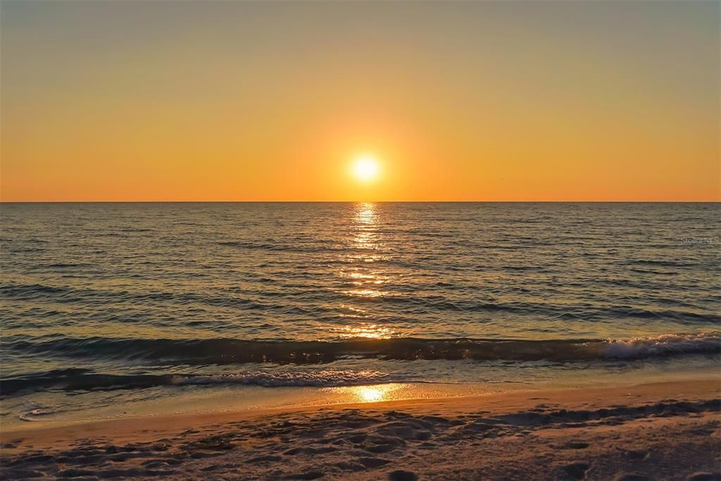 待售: $499,000 (2 贝兹, 2 浴室, 1124 平方英尺)