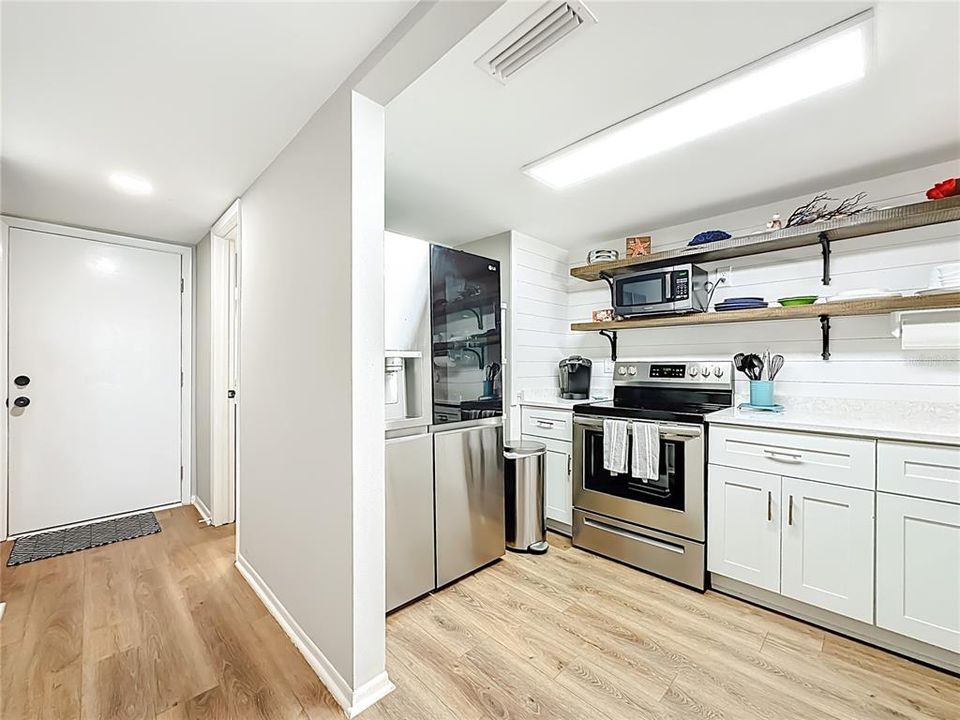 На продажу: $420,000 (2 спален, 1 ванн, 1202 Квадратных фут)