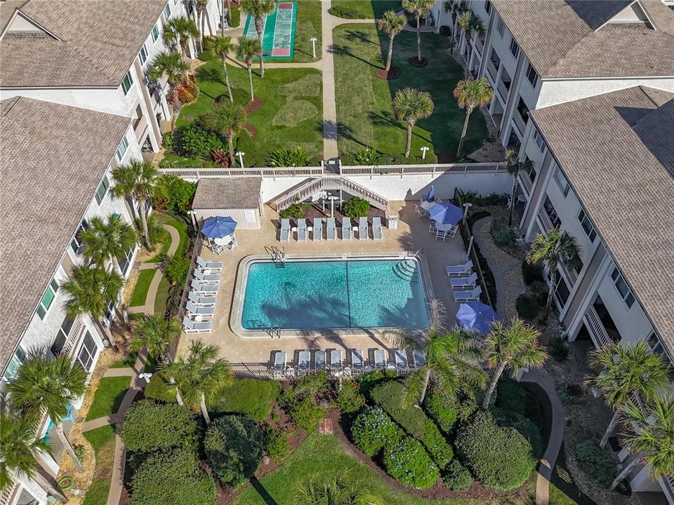 На продажу: $420,000 (2 спален, 1 ванн, 1202 Квадратных фут)