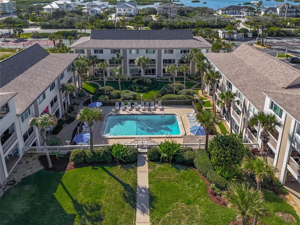 На продажу: $420,000 (2 спален, 1 ванн, 1202 Квадратных фут)