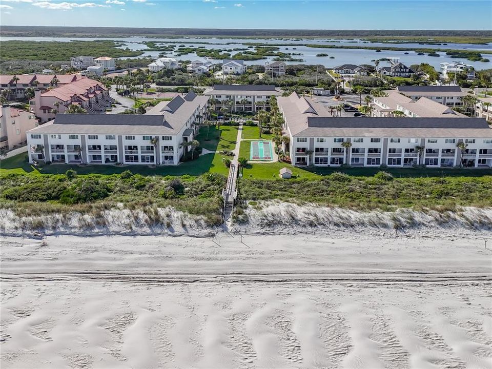 На продажу: $420,000 (2 спален, 1 ванн, 1202 Квадратных фут)