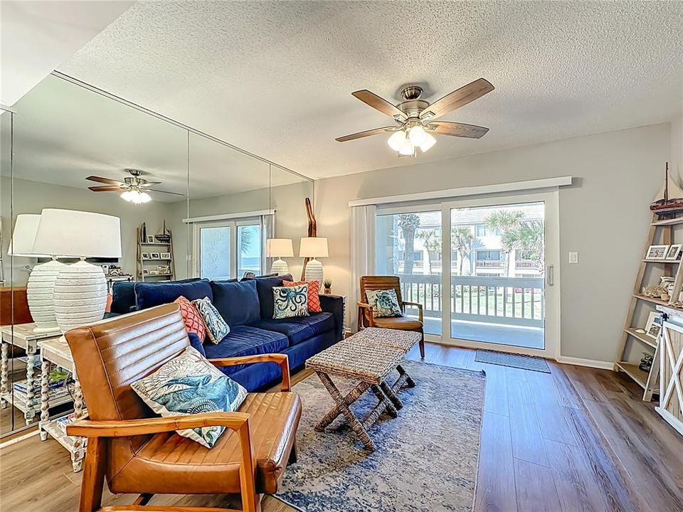 На продажу: $420,000 (2 спален, 1 ванн, 1202 Квадратных фут)