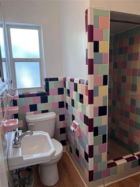 出租: $1,200 (1 贝兹, 1 浴室, 489 平方英尺)