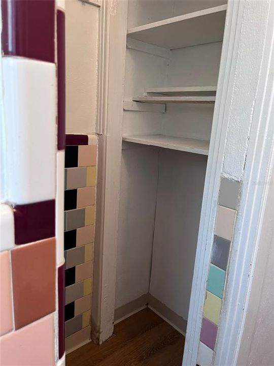 出租: $1,200 (1 贝兹, 1 浴室, 489 平方英尺)