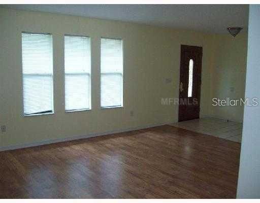 For Rent: $3,100 (4 beds, 2 baths, 1810 Square Feet)